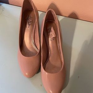 Beige Size 8 Heels